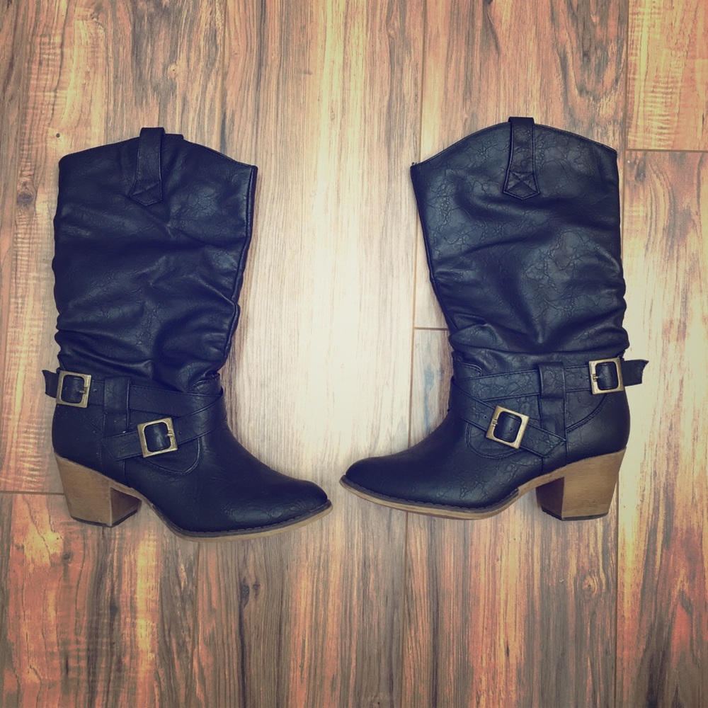 Women’s leather boots